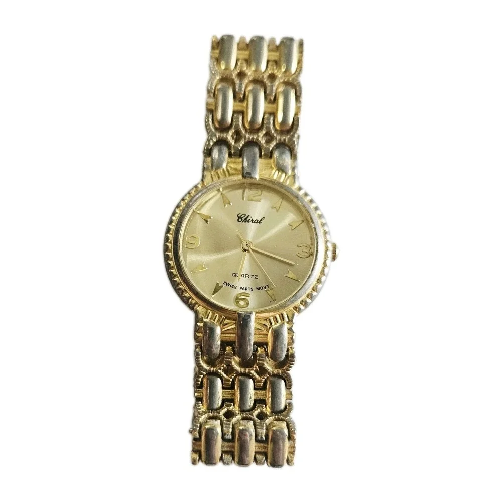 Ladies Chiral Gold Toned Link Band Round Face Elegant Analog Quartz Watch